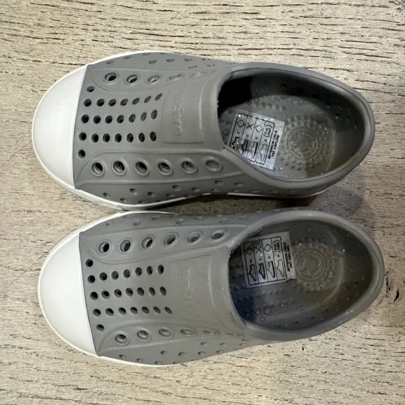 NWOT unisex native shoes NATIVE NWOT Howard Boat Shoes Atlantis Blue Begonia Orange  main image 3